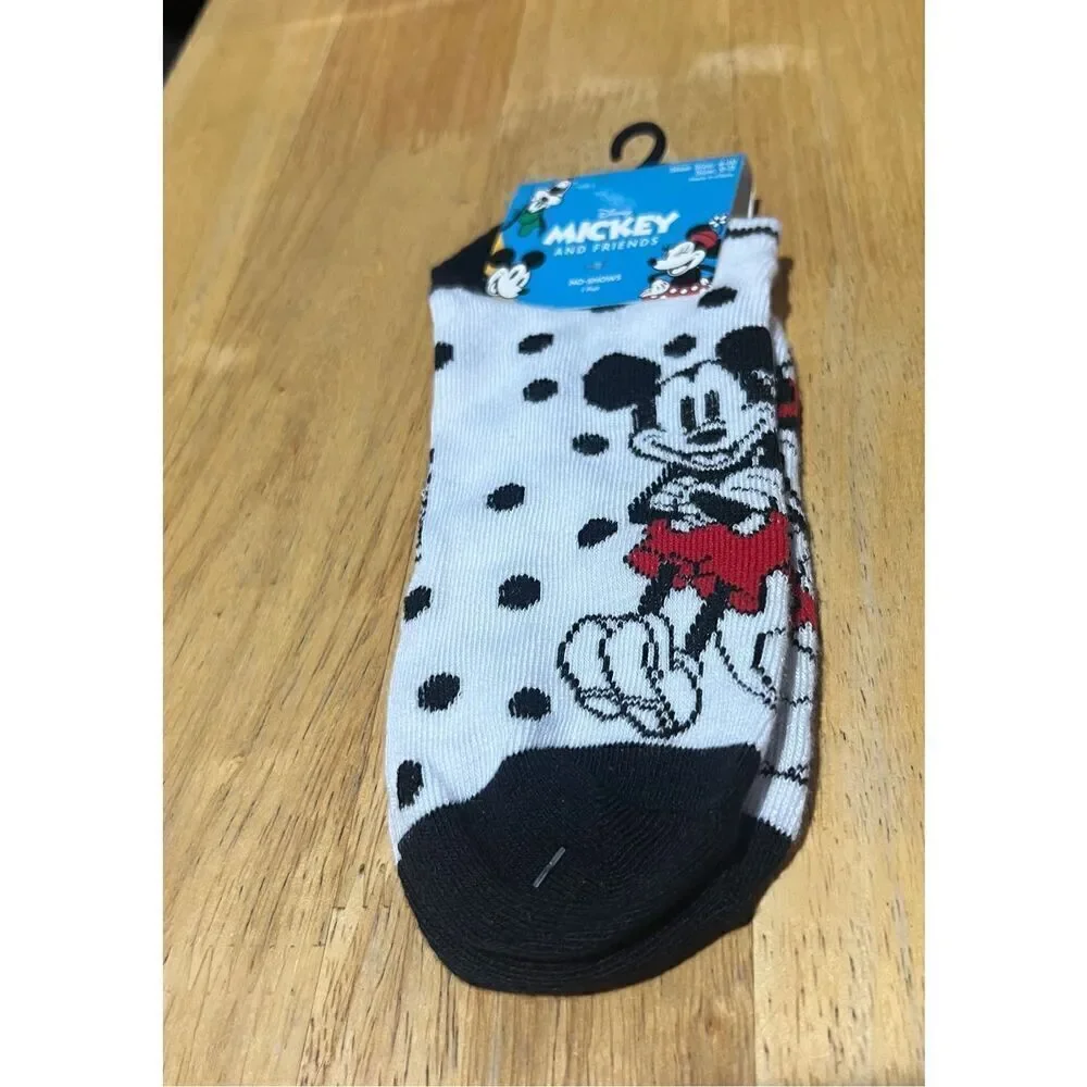 Disney Mickey And Friends Woman’s No Show Socks NEW